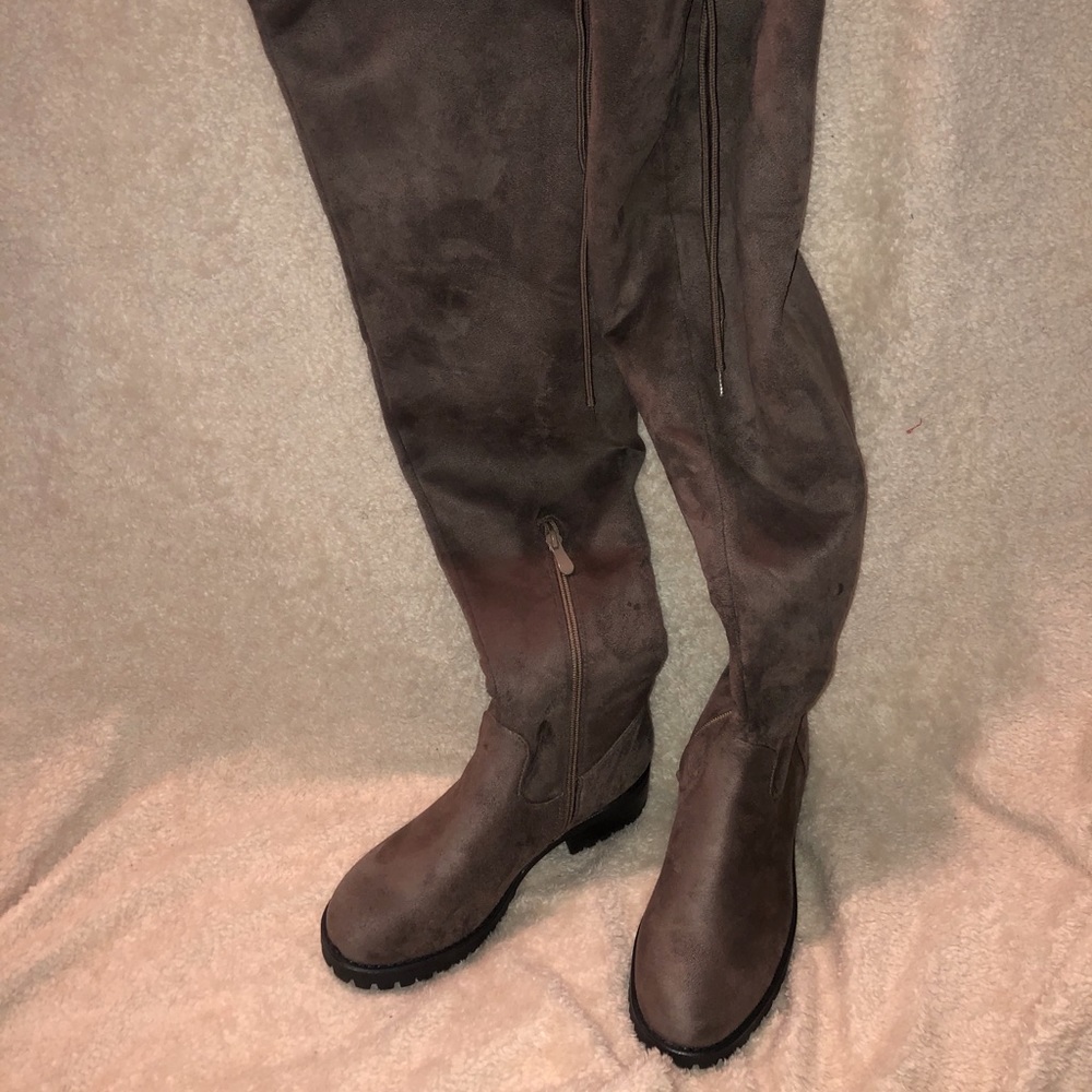 Thigh high boots! Never worn out! Very Comfy!!!